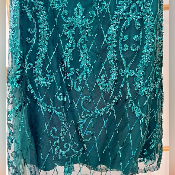 Absolutely stunning prom/ball gown - Picture 5 of 9